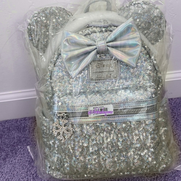 NWT SILVER SEQUIN HOLGRAPHIC METALLIC RAINBOW LIMITED DISNEY LOUNGEFLY BACKPACK - Picture 12 of 16